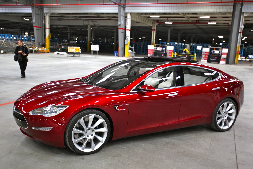 Tesla Model S rot Elektroauto