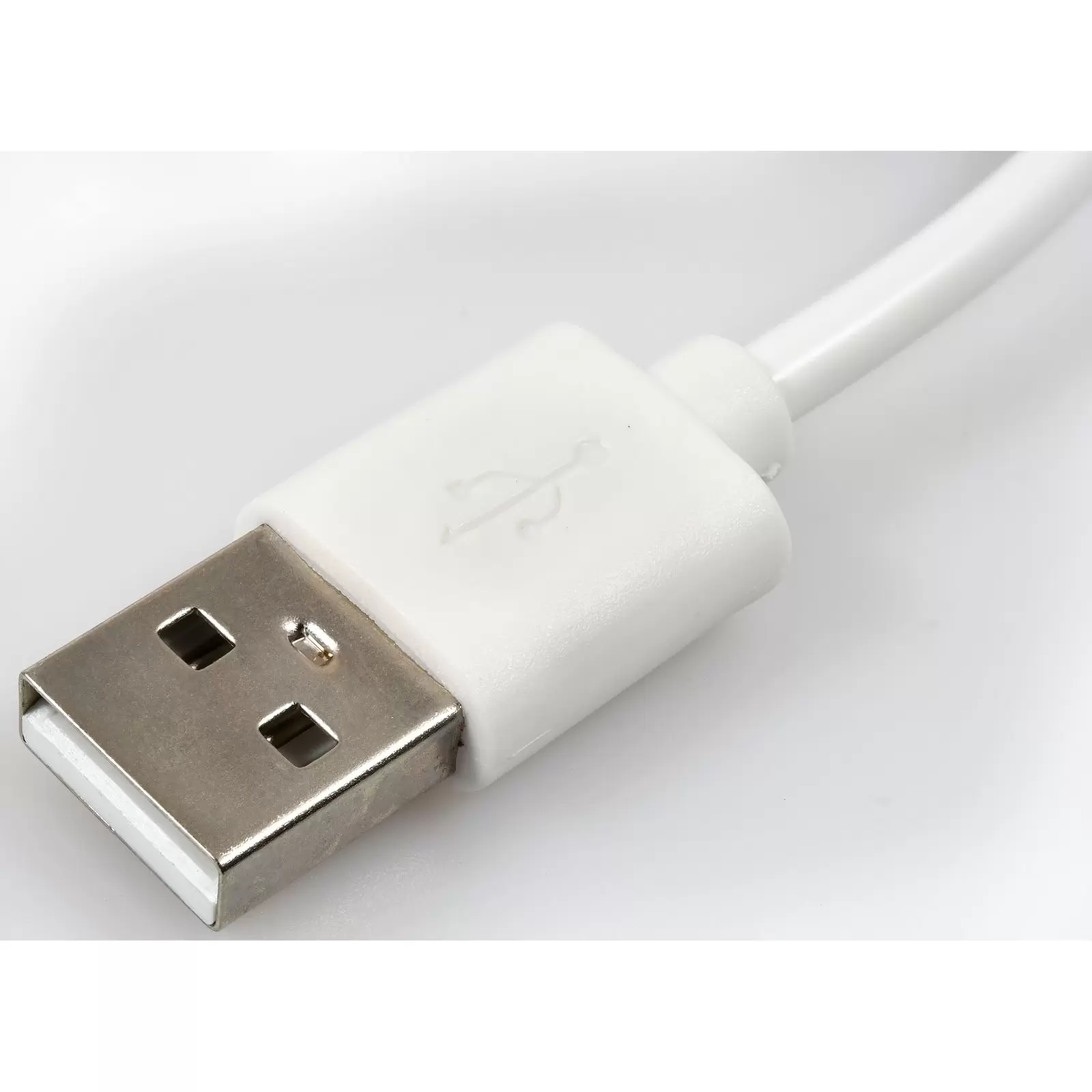 goobay USB-C Lade- u. Synchronisationskabel für Geräte mir USB-C Anschluss, 0,5m, Weiß